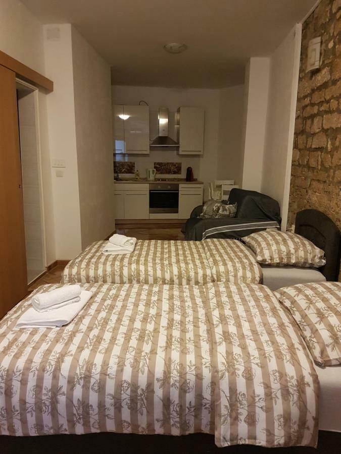 Studio Apartman Via Шибеник Экстерьер фото